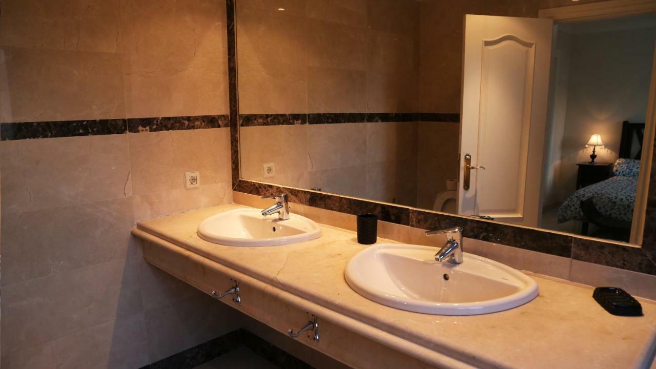 Penthouse Full Sea View Apartment Манилва Екстериор снимка
